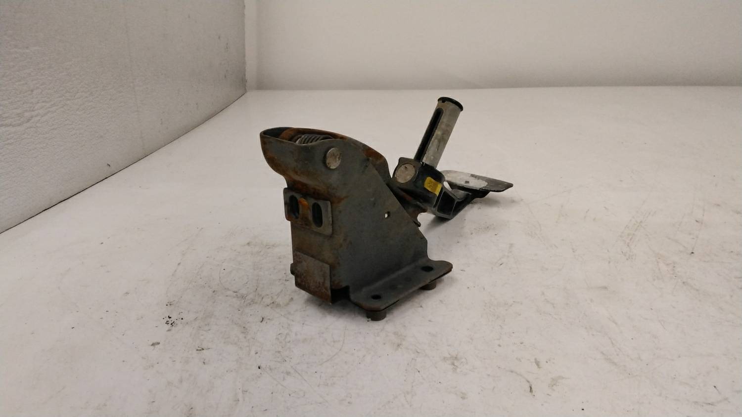 https://www.accessoiresautofr.com/wp-content/uploads/A0001/auto-6/autoparts24-2/PAUA0015BQ2300685.jpg