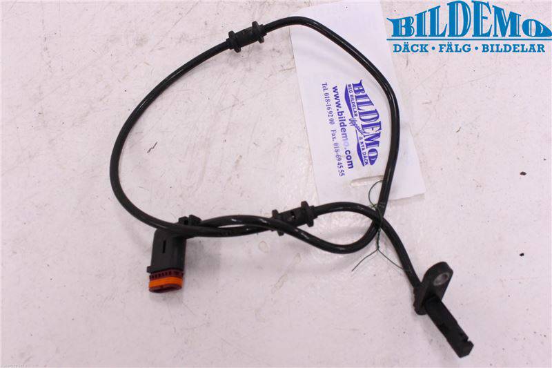 https://www.accessoiresautofr.com/wp-content/uploads/A0001/auto-6/autoparts24-2/PAUD00411018011.jpg