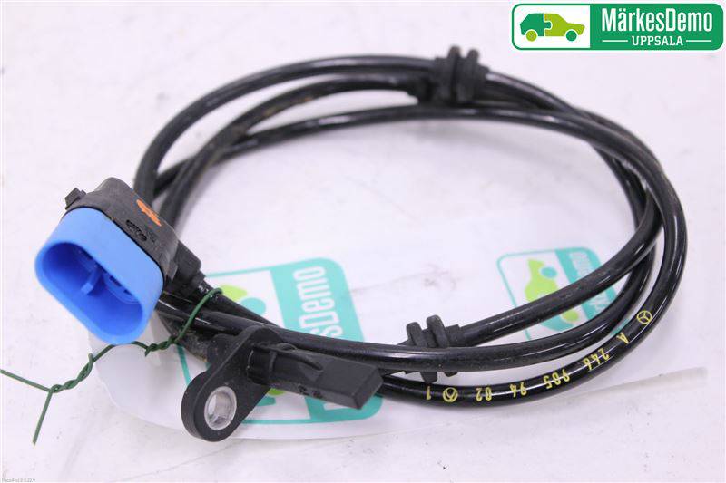 https://www.accessoiresautofr.com/wp-content/uploads/A0001/auto-6/autoparts24-2/PAUD00411051039.jpg