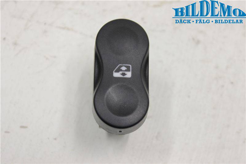https://www.accessoiresautofr.com/wp-content/uploads/A0001/auto-6/autoparts24-2/PAUD0041843807.jpg