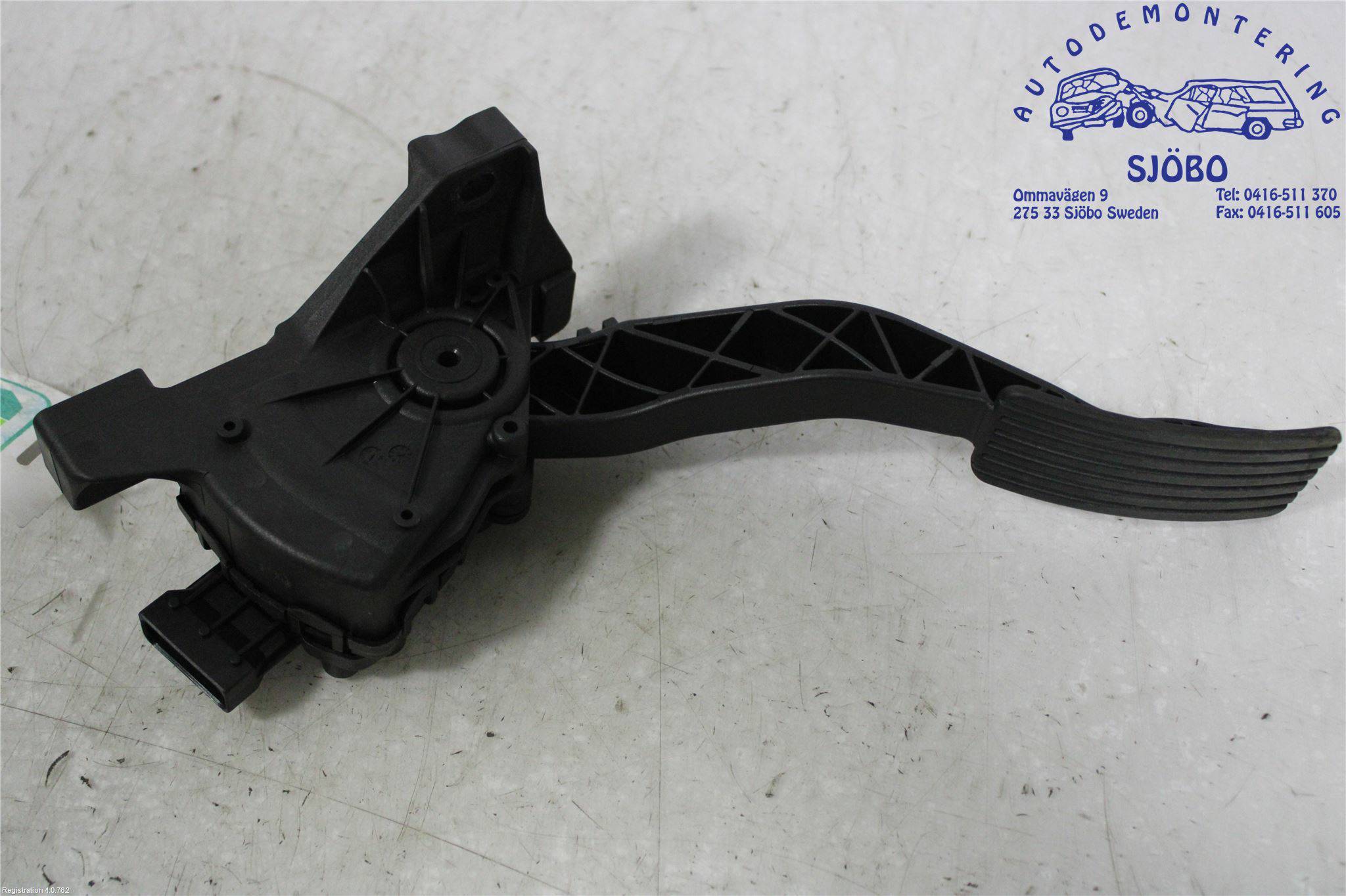 https://www.accessoiresautofr.com/wp-content/uploads/A0001/auto-6/autoparts24-2/PAUD0128570481.jpg