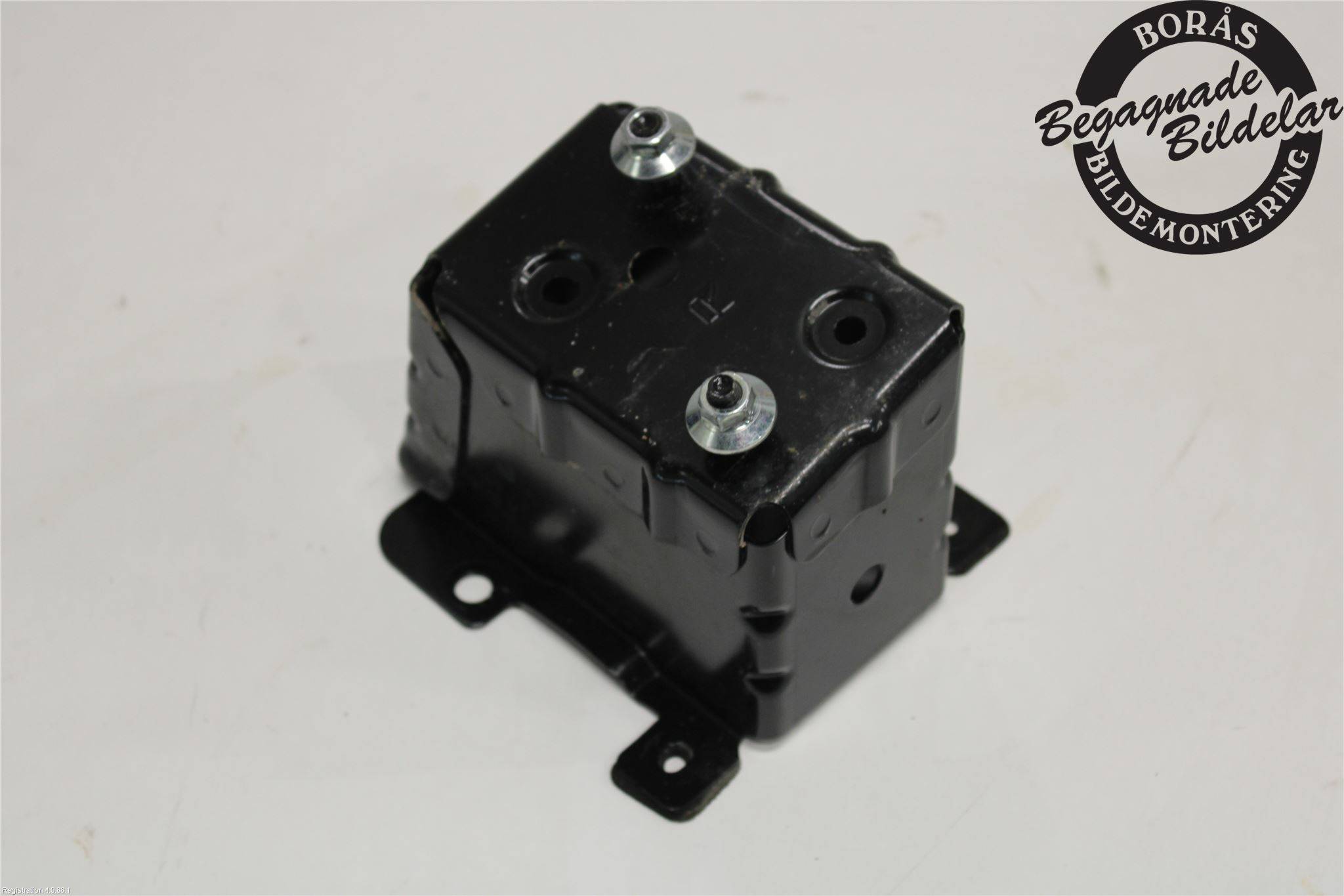 https://www.accessoiresautofr.com/wp-content/uploads/A0001/auto-6/autoparts24-2/PAUD0133800783.jpg