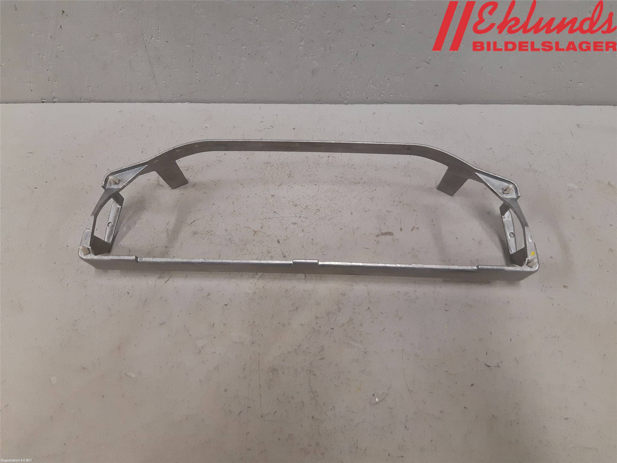 https://www.accessoiresautofr.com/wp-content/uploads/A0001/auto-6/autoparts24-2/PAUD01352511179.jpg