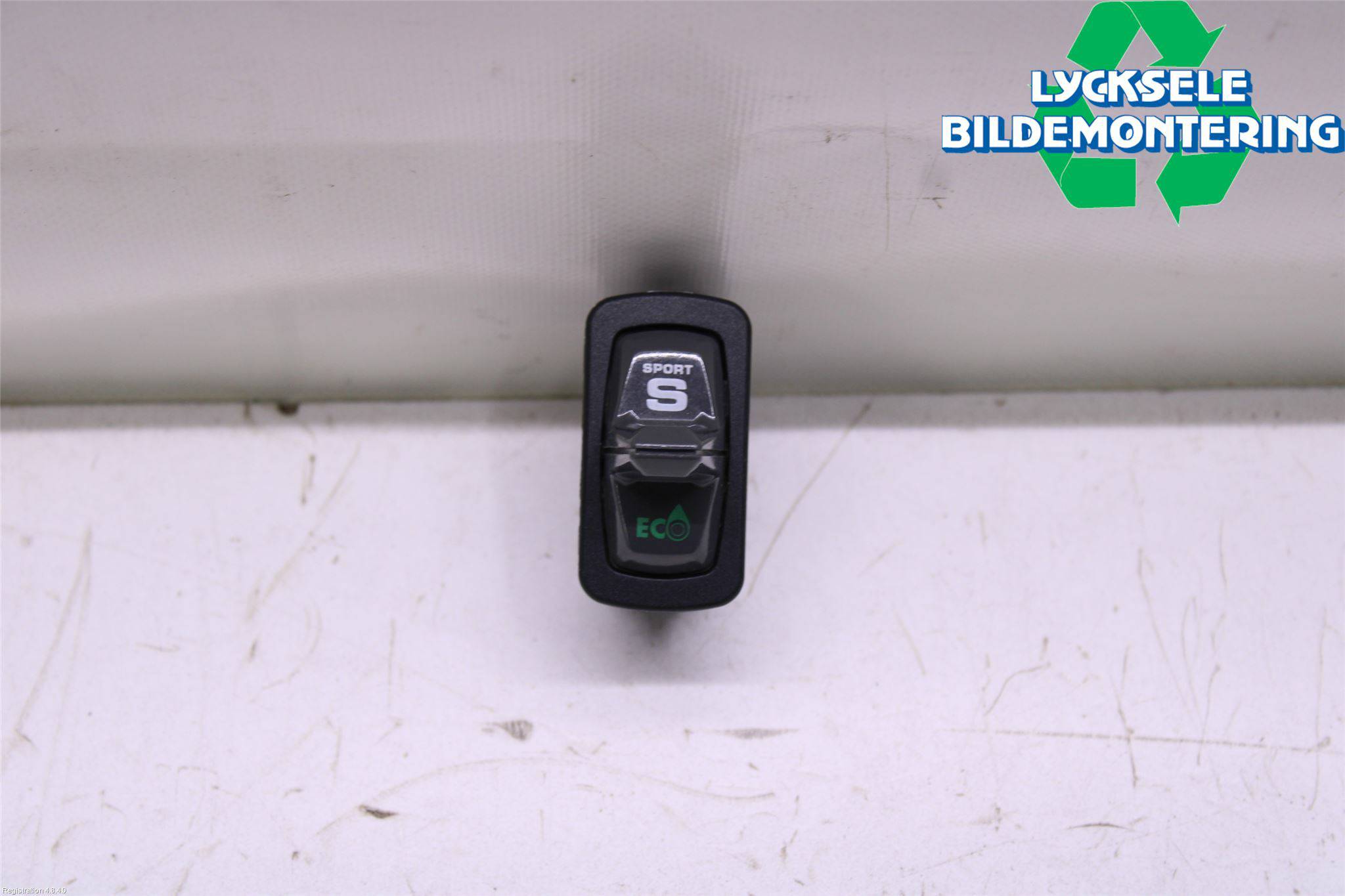 https://www.accessoiresautofr.com/wp-content/uploads/A0001/auto-6/autoparts24-2/PAUD0140663033.jpg