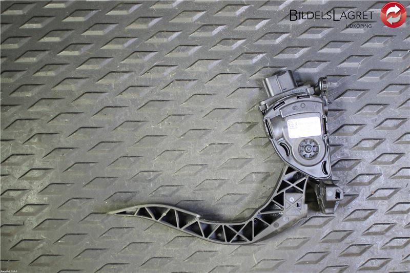 https://www.accessoiresautofr.com/wp-content/uploads/A0001/auto-6/autoparts24-2/PAUD0300263567.jpg