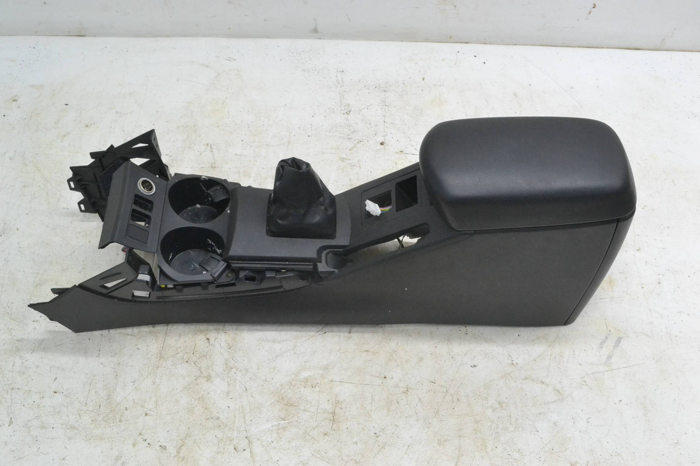 https://www.accessoiresautofr.com/wp-content/uploads/A0001/auto-6/autoparts24-2/PAUD0301100250.jpg
