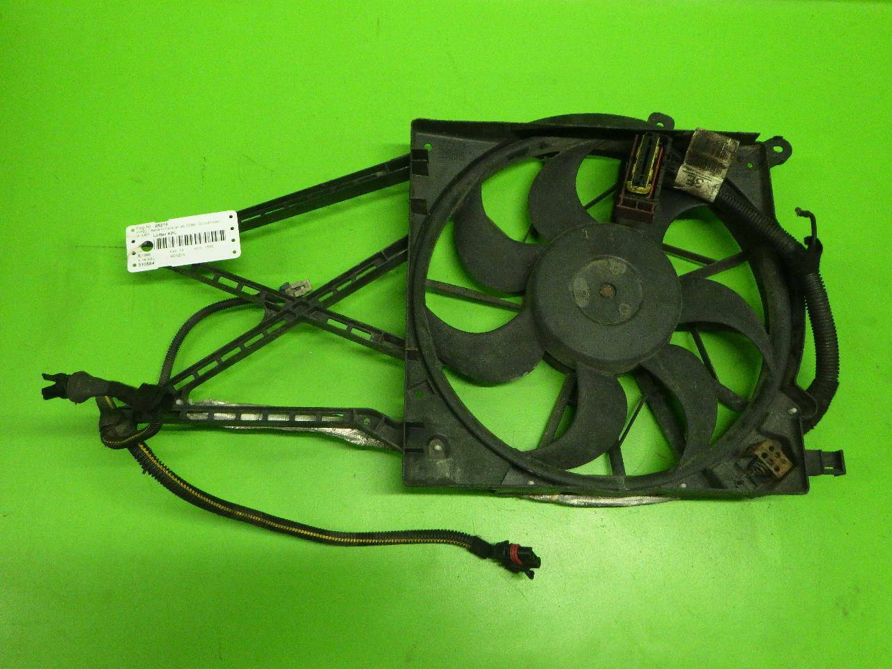 https://www.accessoiresautofr.com/wp-content/uploads/A0001/auto-6/autoparts24-2/PAUF0001310584.jpg