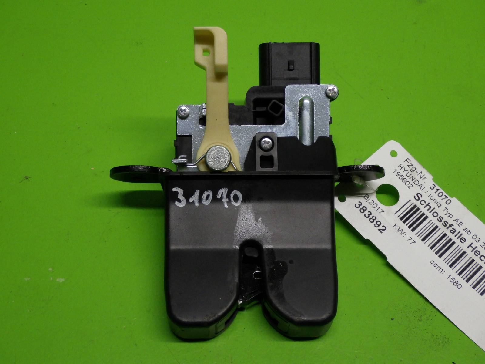 https://www.accessoiresautofr.com/wp-content/uploads/A0001/auto-6/autoparts24-2/PAUF0001383892.jpg