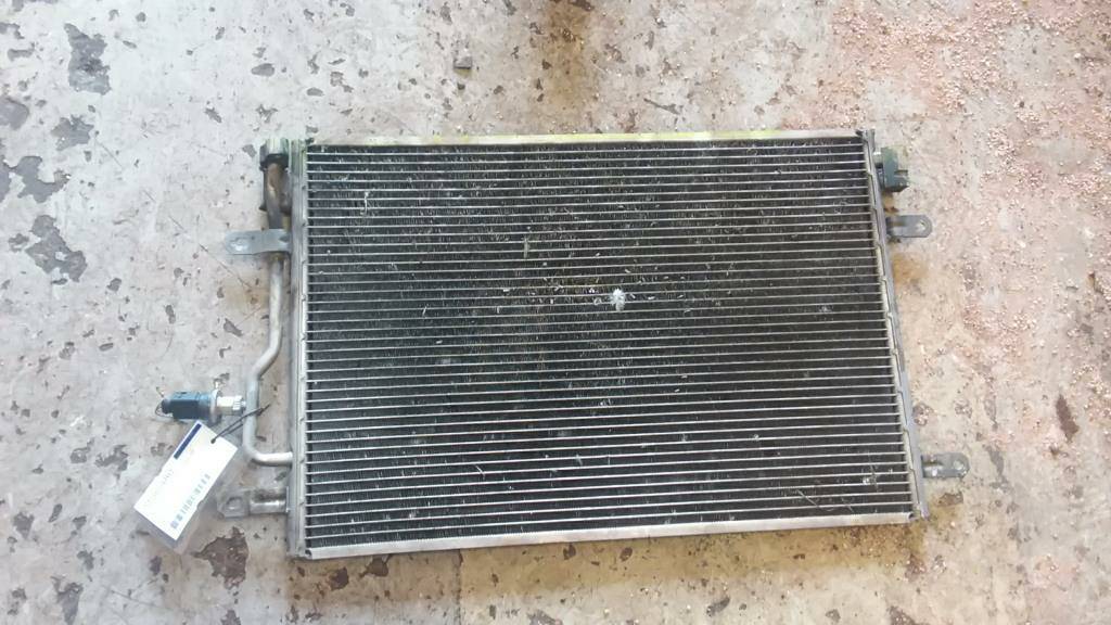 https://www.accessoiresautofr.com/wp-content/uploads/A0001/auto-6/autoparts24-3/PAUA0074MI85480.jpg