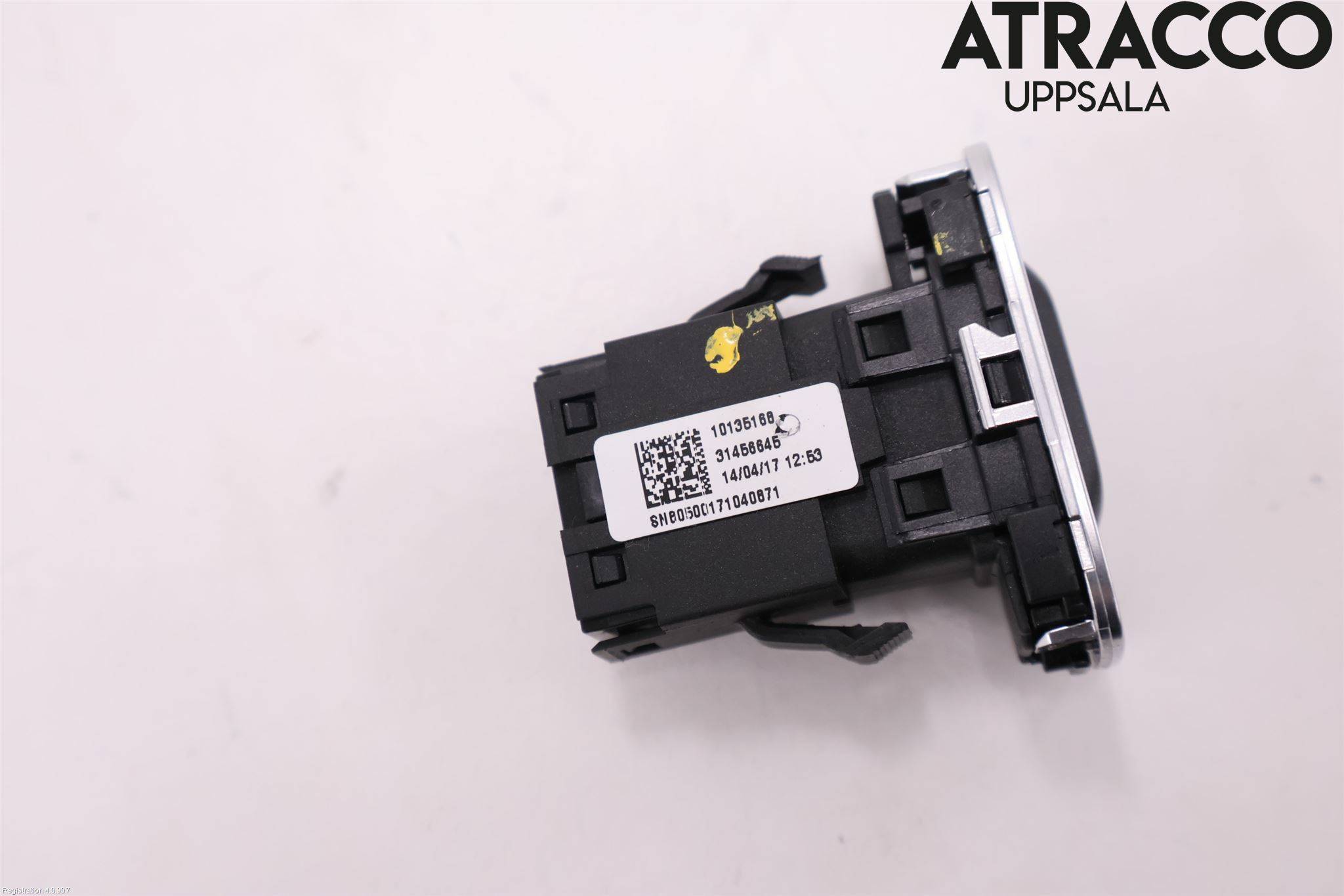 https://www.accessoiresautofr.com/wp-content/uploads/A0001/auto-6/autoparts24-3/PAUD00411335532.jpg