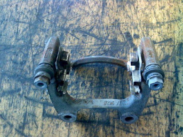 https://www.accessoiresautofr.com/wp-content/uploads/A0001/auto-6/autoparts24/PAUA0077RH10071.jpg