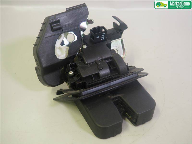 https://www.accessoiresautofr.com/wp-content/uploads/A0001/auto-6/autoparts24/PAUD01441135440.jpg