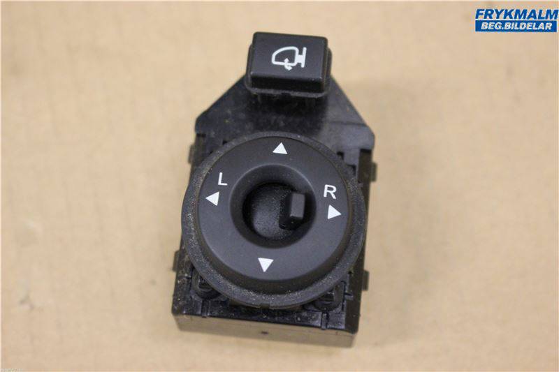 https://www.accessoiresautofr.com/wp-content/uploads/A0001/auto-6/autoparts24/PAUD0155425424.jpg