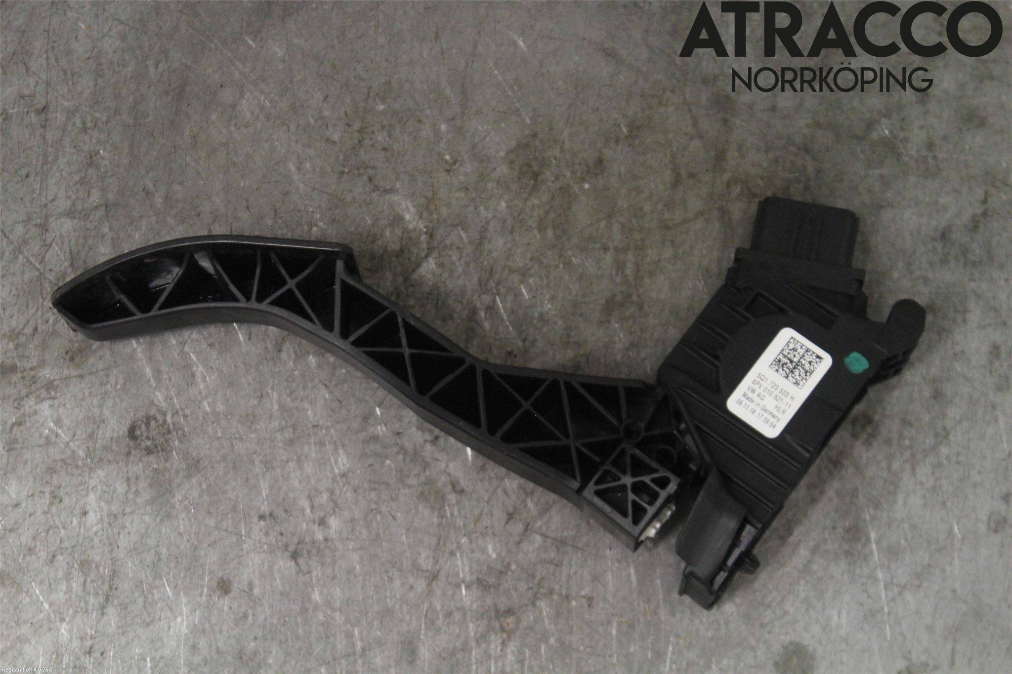 https://www.accessoiresautofr.com/wp-content/uploads/A0001/auto-6/autoparts24/PAUD0204965837.jpg