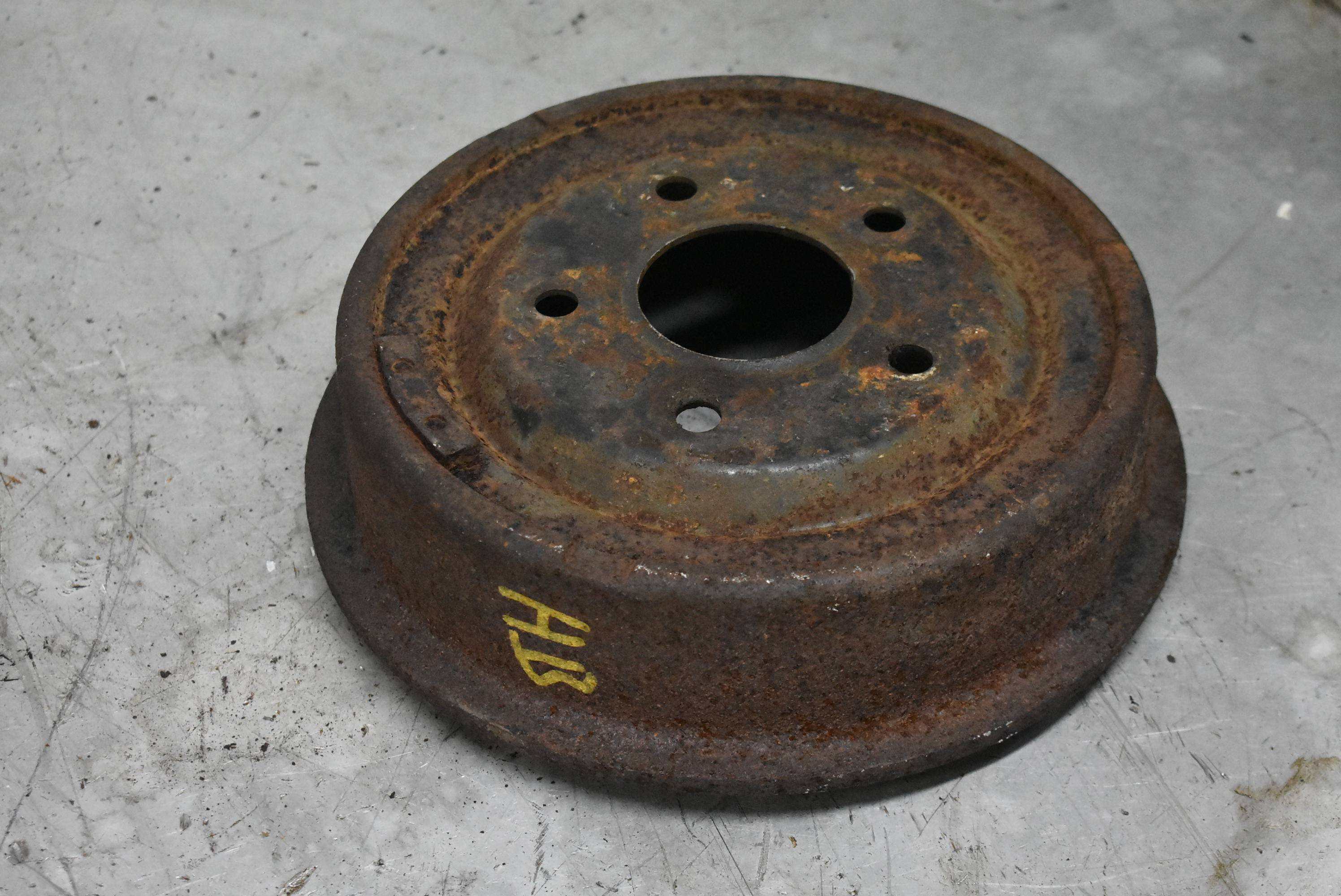 https://www.accessoiresautofr.com/wp-content/uploads/A0001/auto-6/autoparts24/PAUD0301334360.jpg