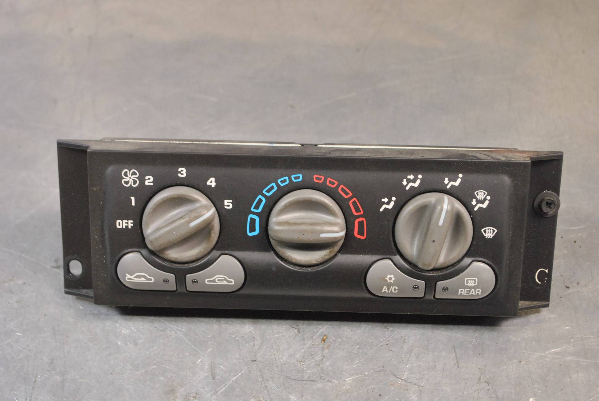 https://www.accessoiresautofr.com/wp-content/uploads/A0001/auto-6/autoparts24/PAUD030162300.jpg